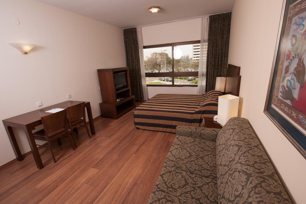 Apropo Hotel Ramat Gan Phòng bức ảnh