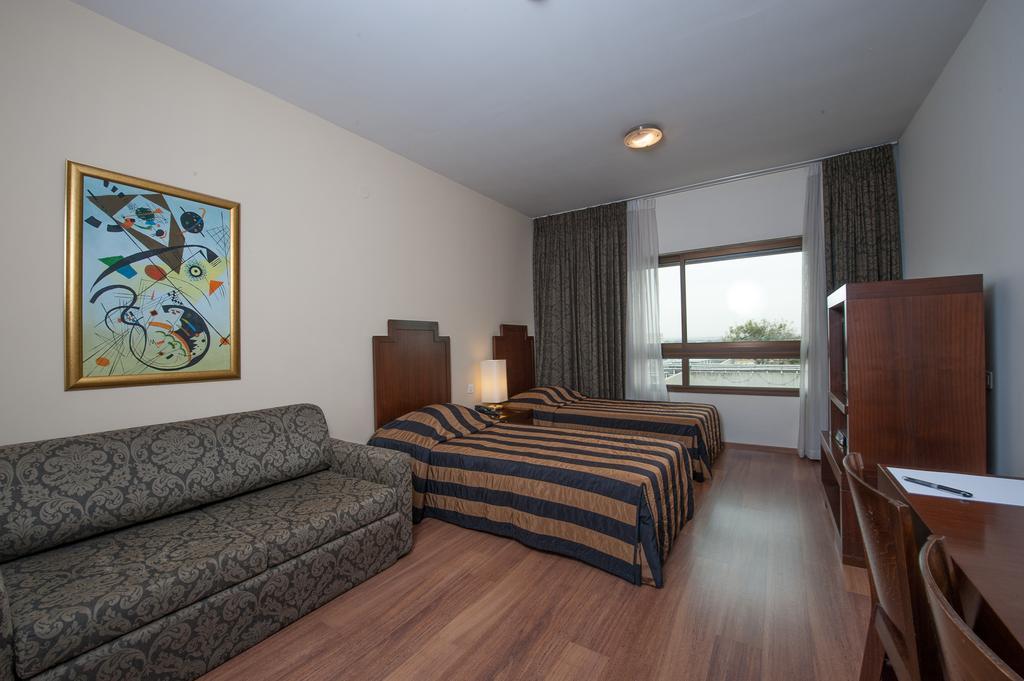 Apropo Hotel Ramat Gan Phòng bức ảnh